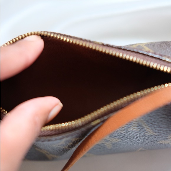 ✨ Authentic Louis Vuitton Mini Papillon Bag Barrel Monogram Logo Purse ✨ - Picture 5 of 7